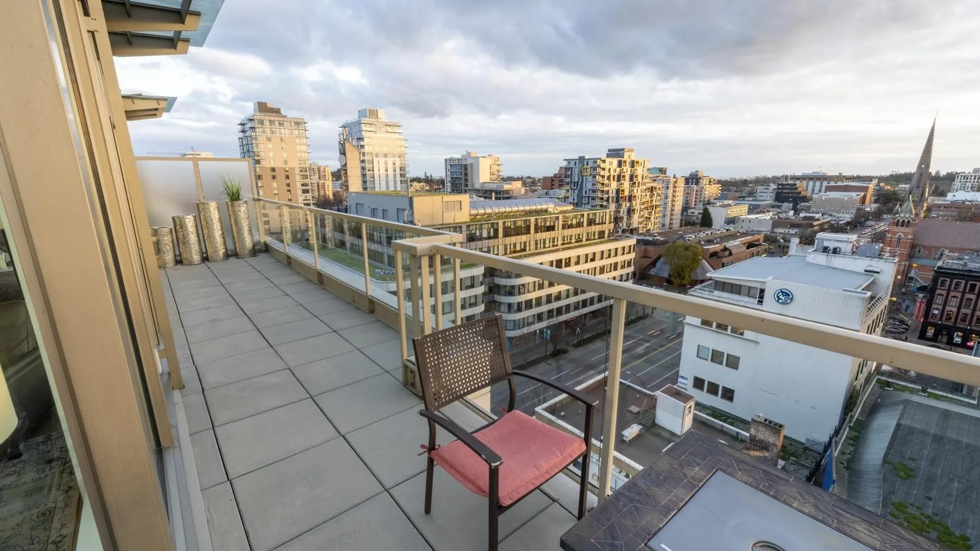 Apartment Victoria'S Sea-Cret-Stunning Olympic And Inner Harbour Views From 450 Sq Ft Balcony Canada