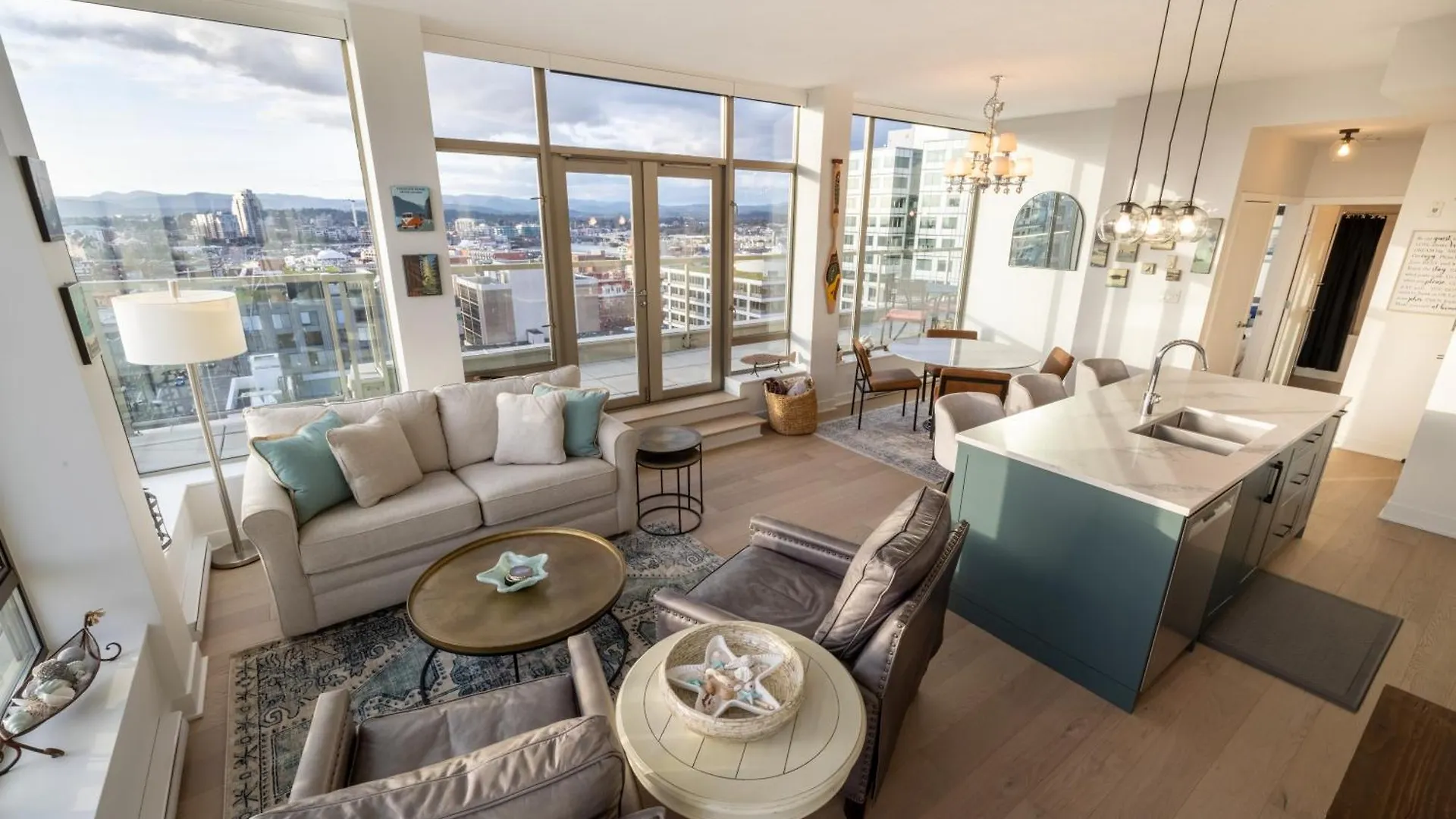 Victoria'S Sea-Cret-Stunning Olympic And Inner Harbour Views From 450 Sq Ft Balcony Canada