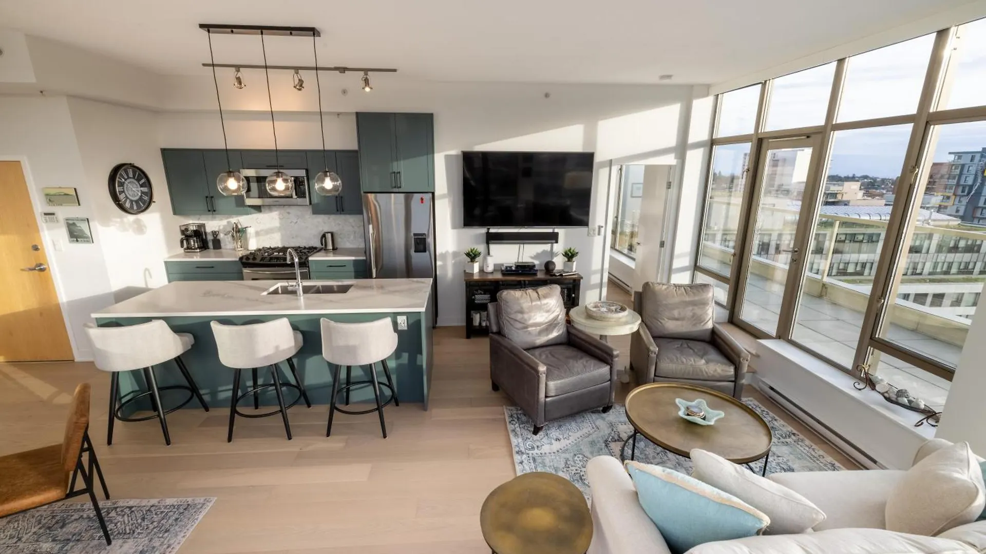 Victoria'S Sea-Cret-Stunning Olympic And Inner Harbour Views From 450 Sq Ft Balcony 캐나다